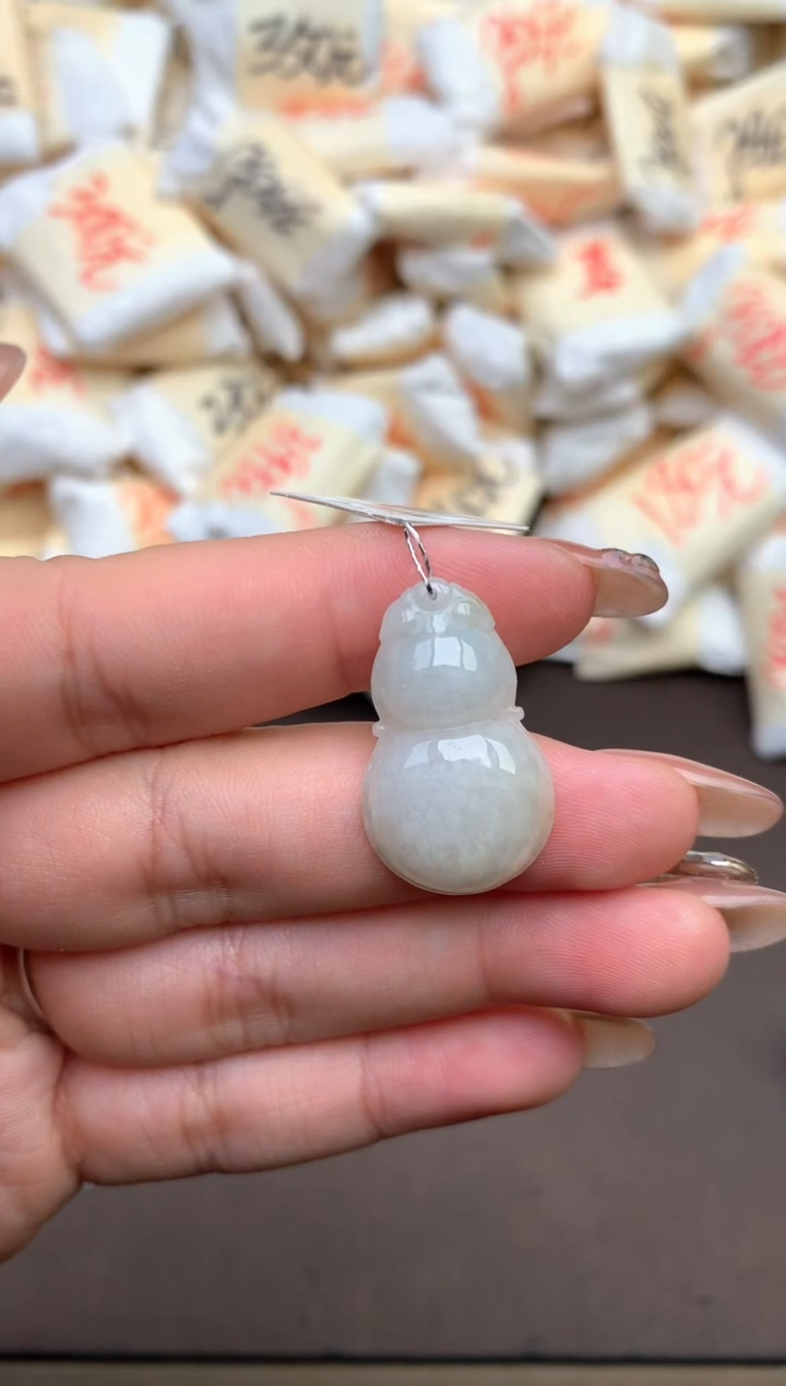 【闪购商品】翡翠未镶嵌颈饰—