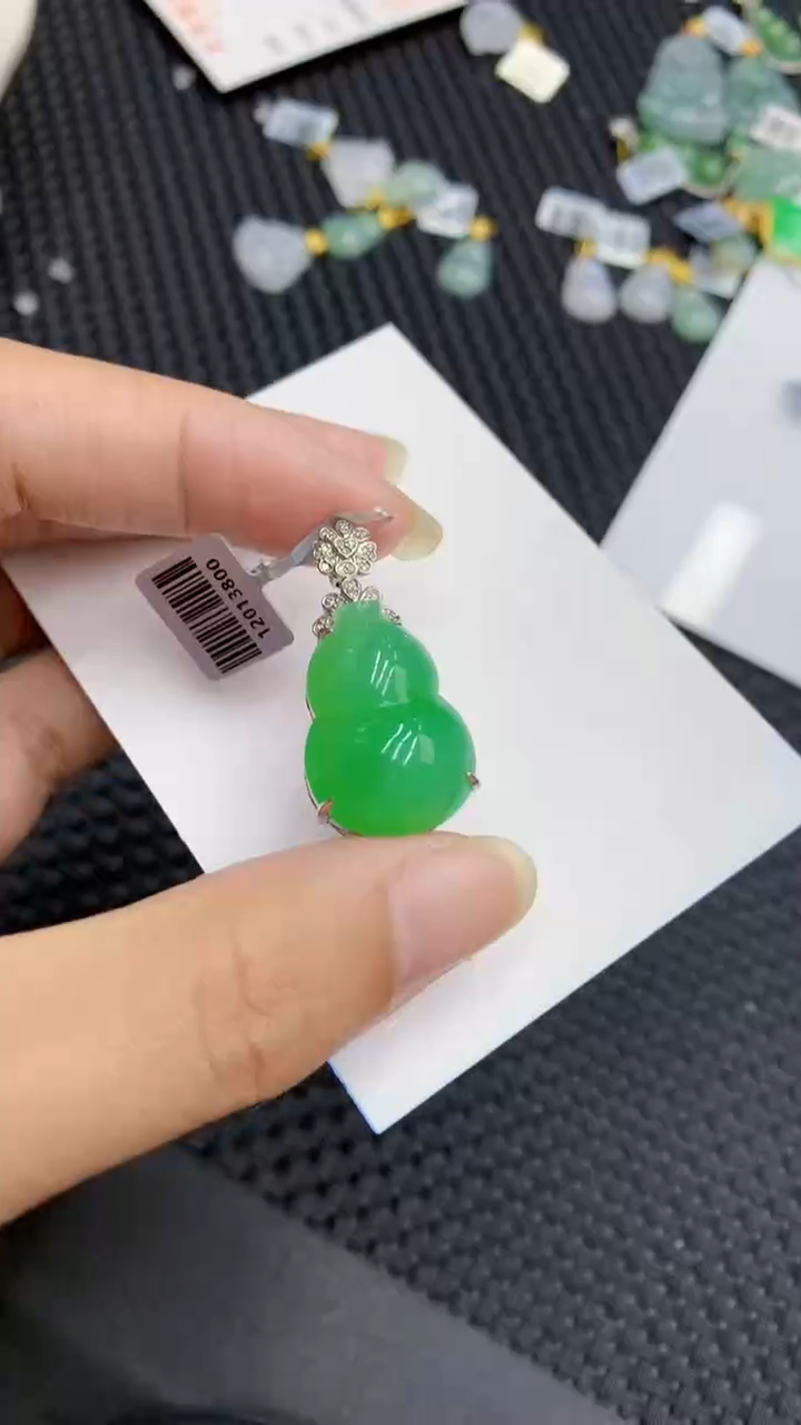 【闪购商品】翡翠颈饰18K金镶嵌            8