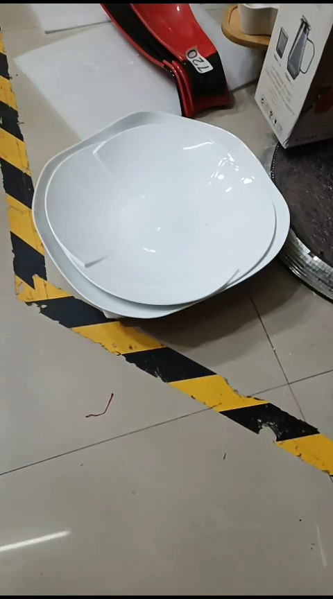 瓷巧****~915白色盘子四个