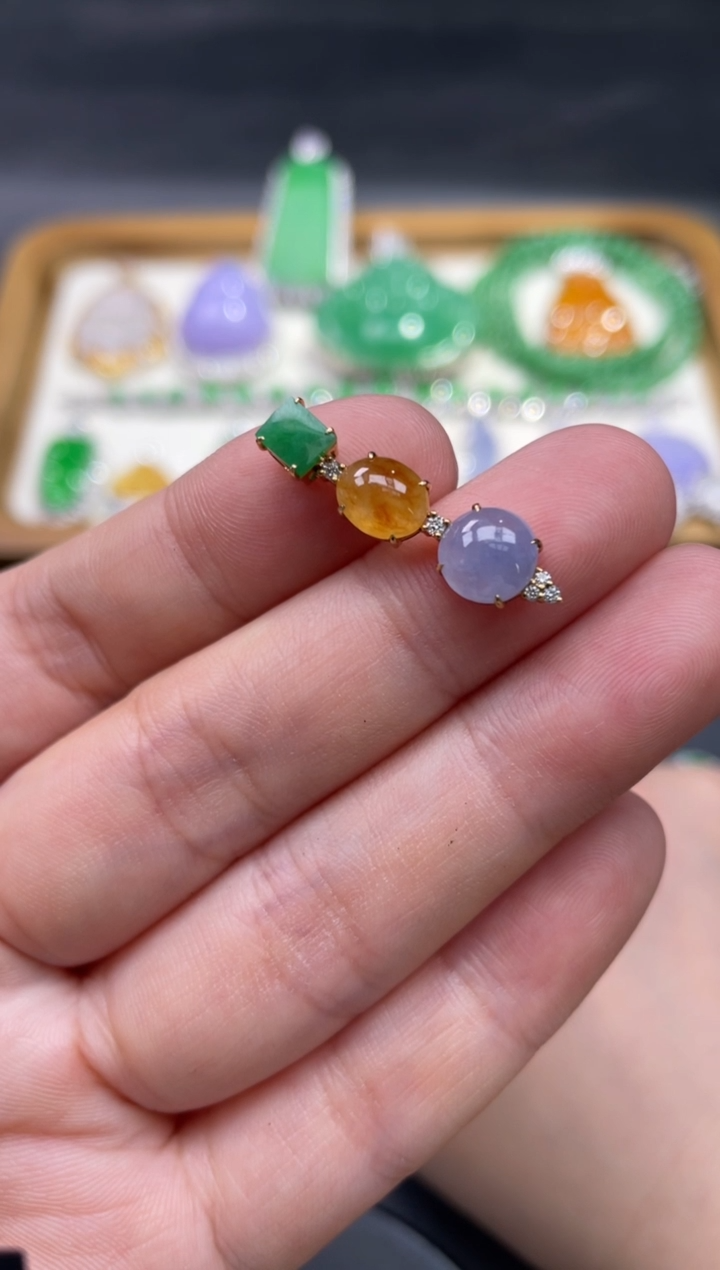 【闪购商品】翡翠颈饰18K金镶嵌36.........