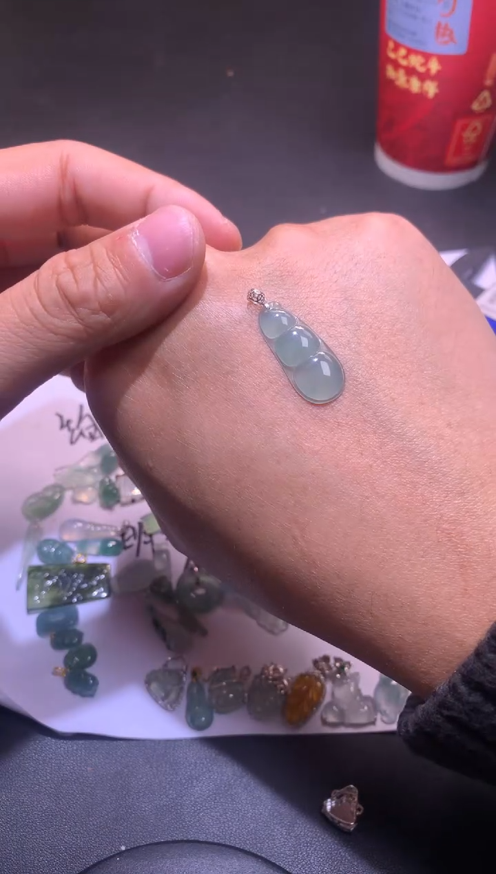 【闪购商品】翡翠吊坠(不含链)18K金镶嵌1