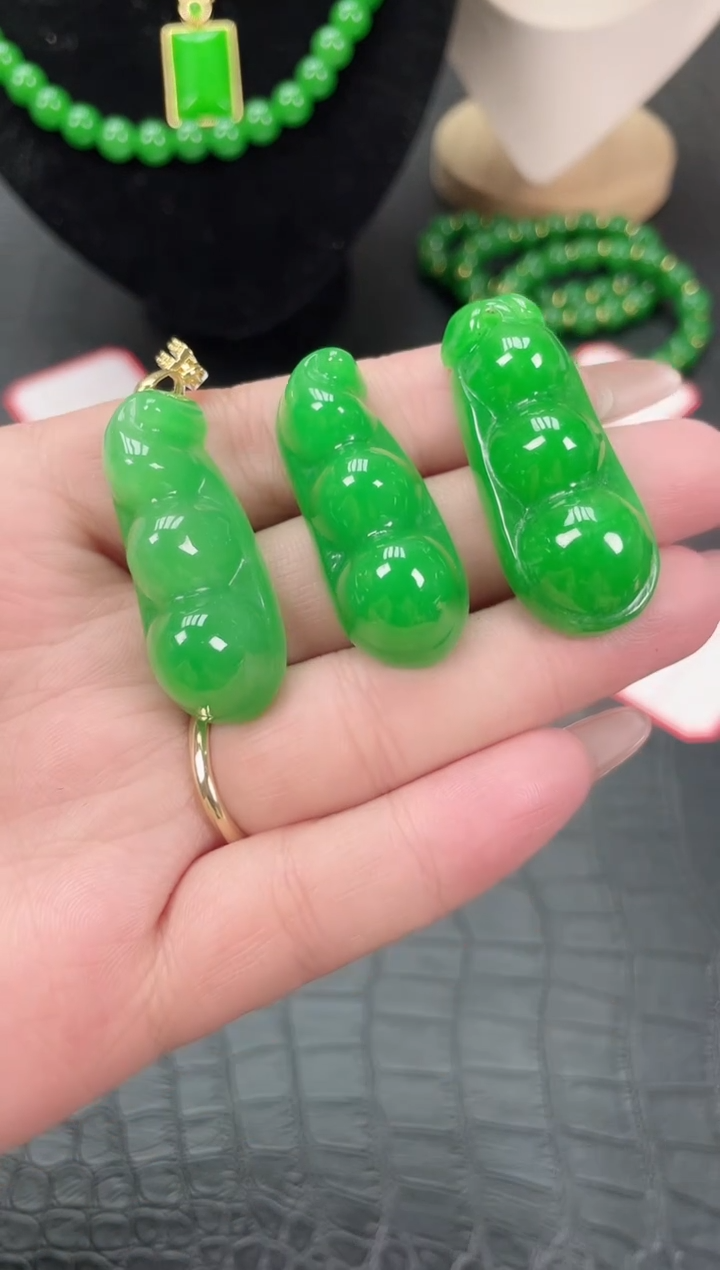 未镶嵌翡翠耳饰高货福豆吊坠