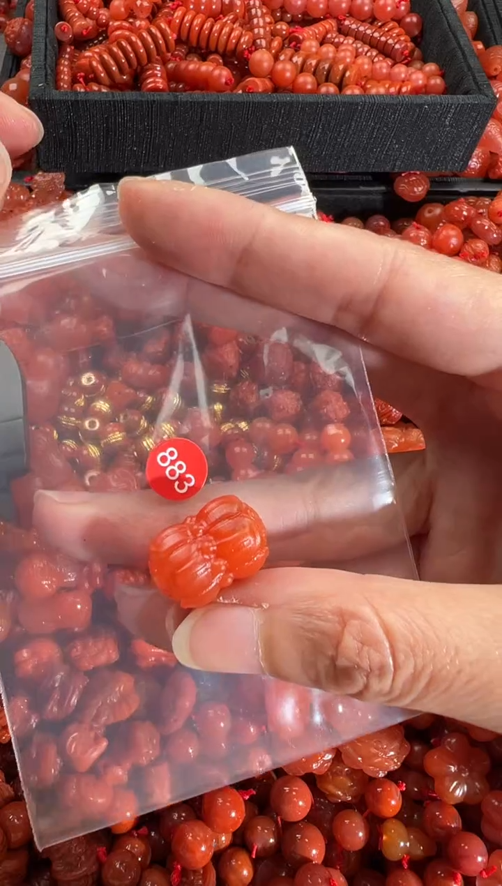 【闪购商品】南红玛瑙颈饰未镶嵌1