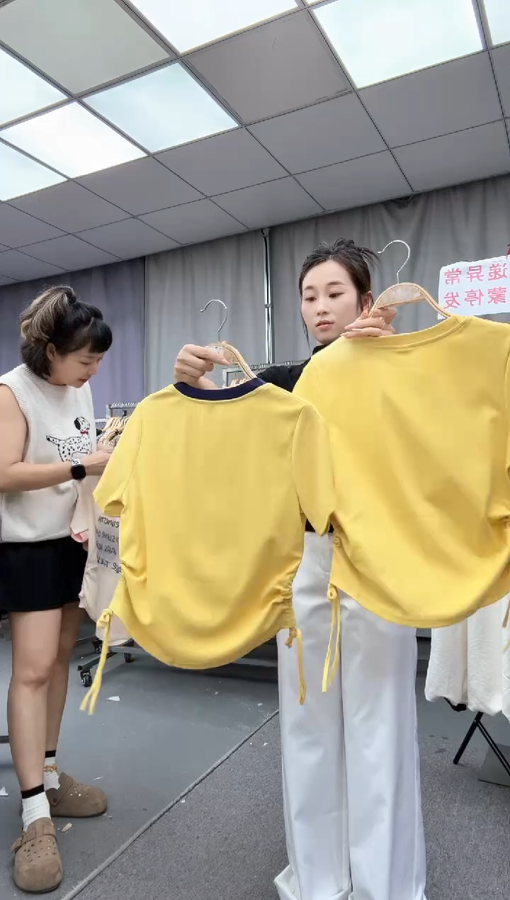 这个颜色   随机发1件/拍多件发不同款