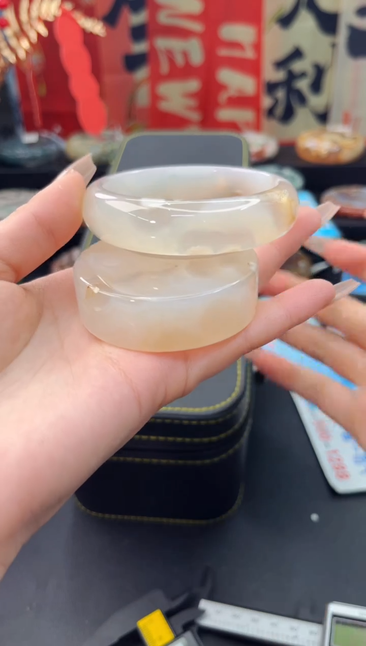 【闪购商品】石英质玉手镯未镶嵌赠送镯心（57圈口）