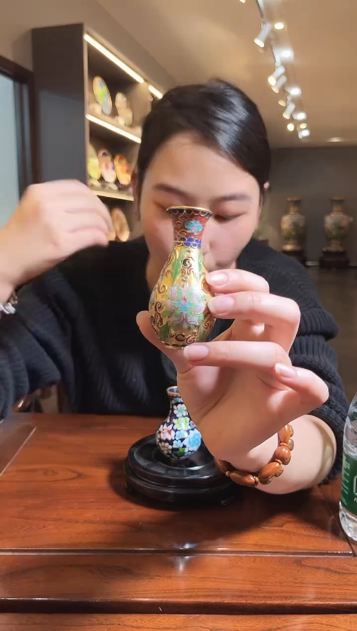 非遗记忆 景泰蓝金地赏瓶 小