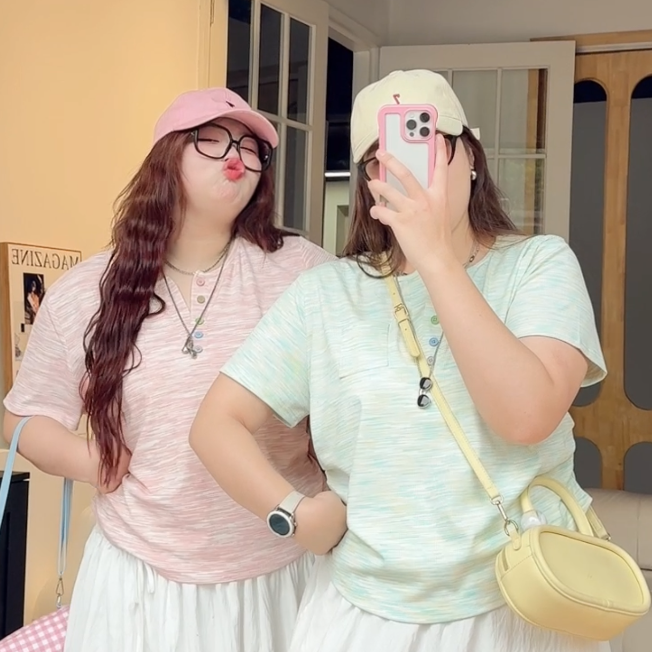 2024大码彩色纽扣设计感短袖T恤女夏季修身短款打底上衣