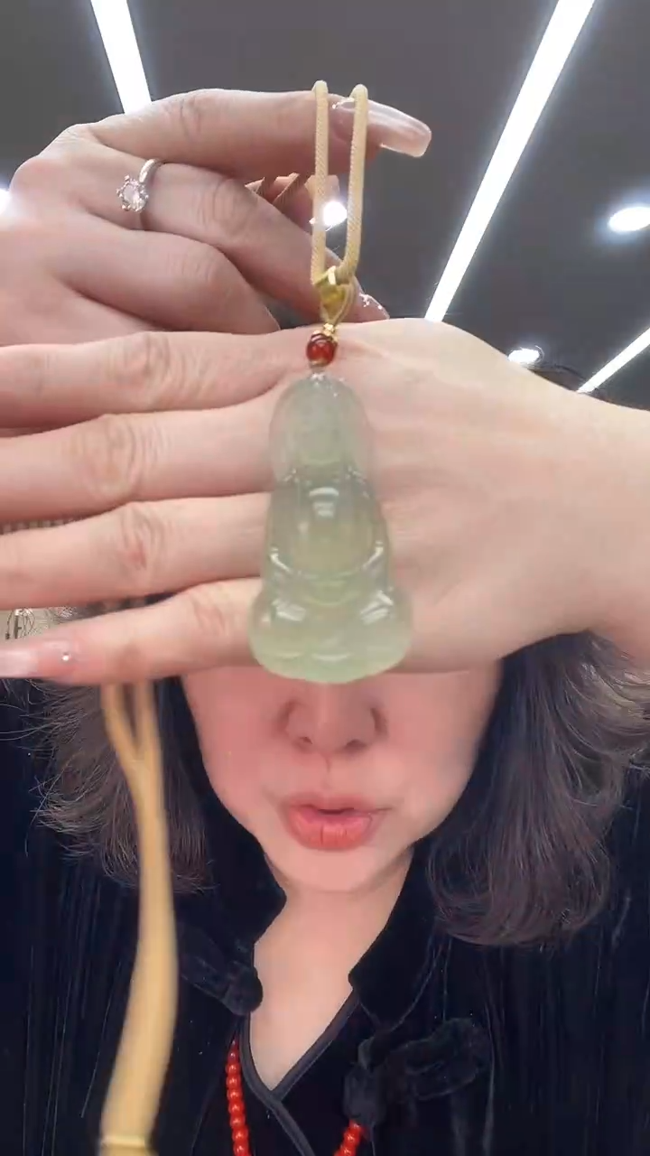 未镶嵌蛇纹石玉吊坠观音