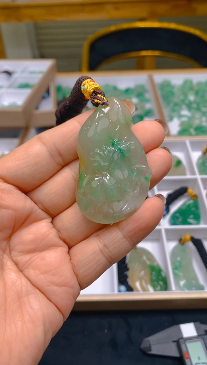 【闪购商品】石英质玉颈饰未镶嵌冰美人非洲翠1062