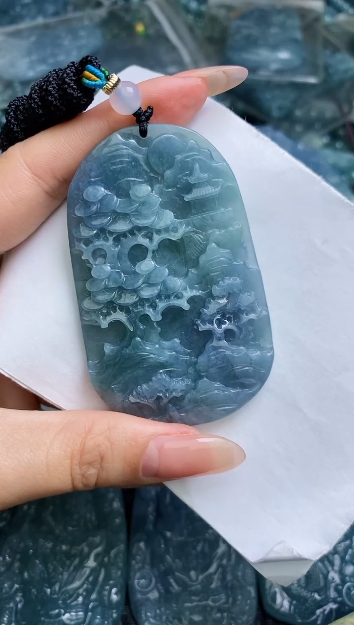 【闪购商品】翡翠颈饰未镶嵌          