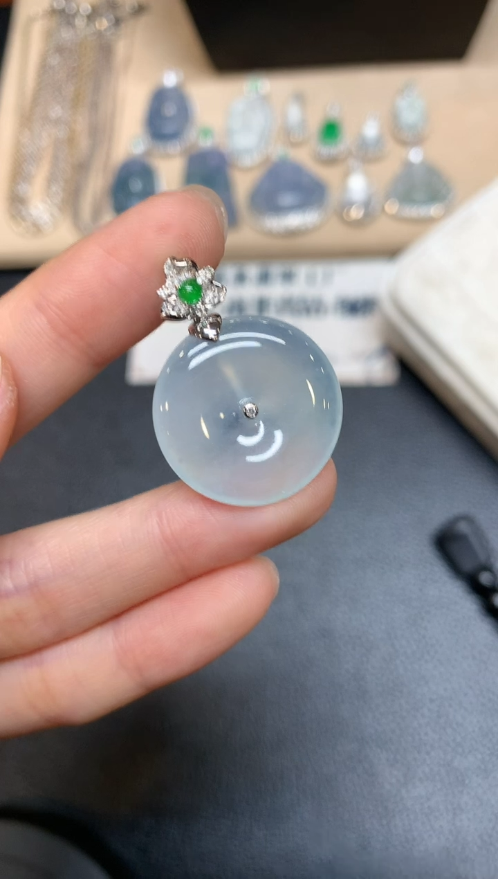 【闪购商品】翡翠吊坠(不含链)18K金镶嵌平安扣【无服务费