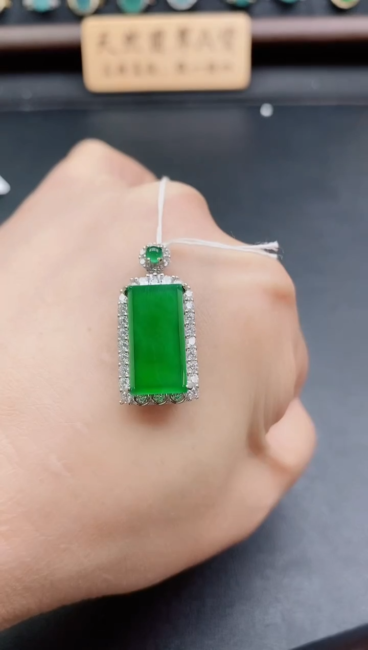 吊坠(赠链)银S925镶嵌翡翠1