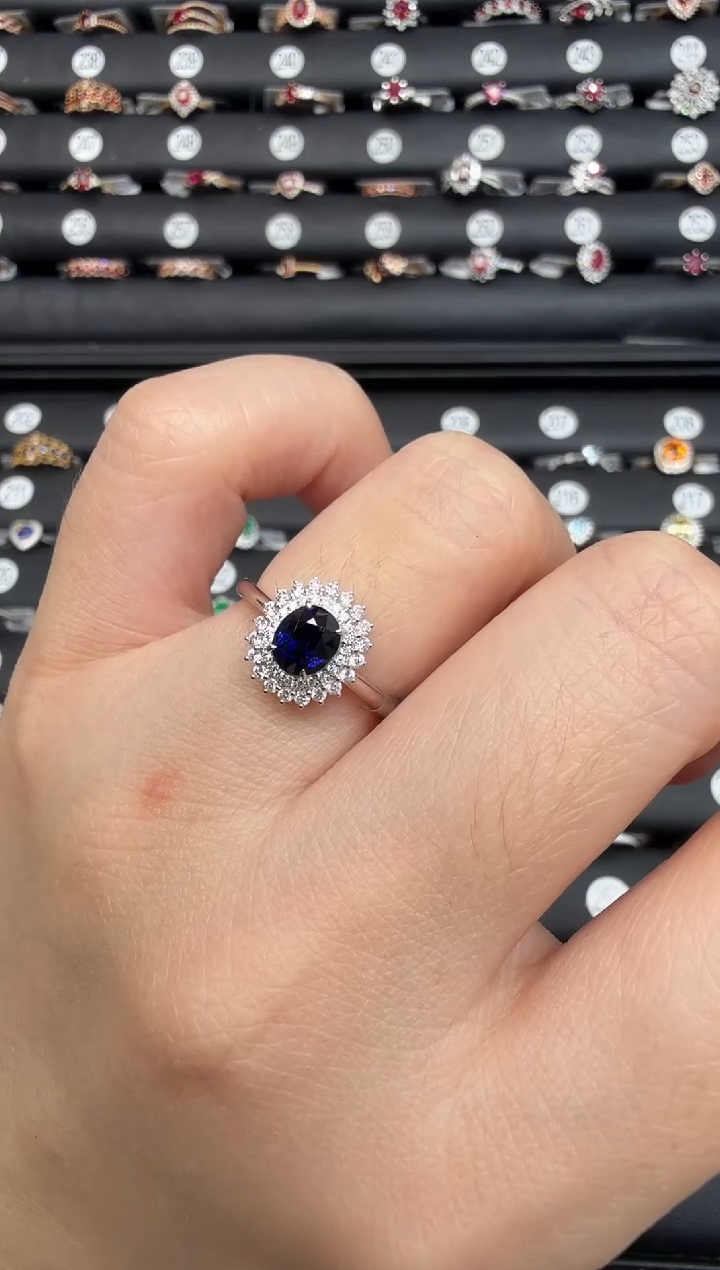 戒指蓝宝石18K金镶嵌主石1.10ct
