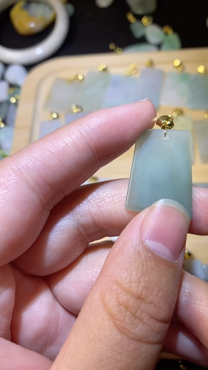 【闪购商品】翡翠颈饰未镶嵌/10000030