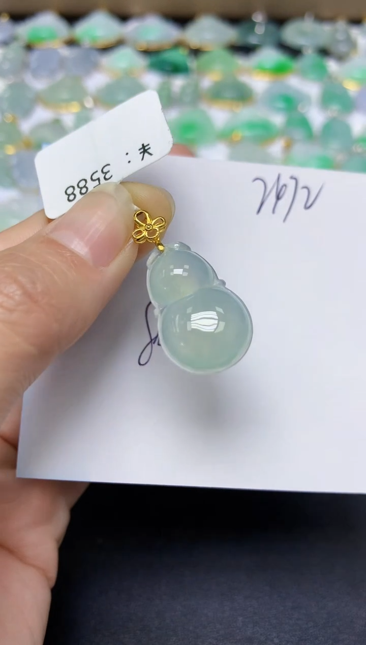翡翠18K金镶嵌颈饰 天然翡翠A货