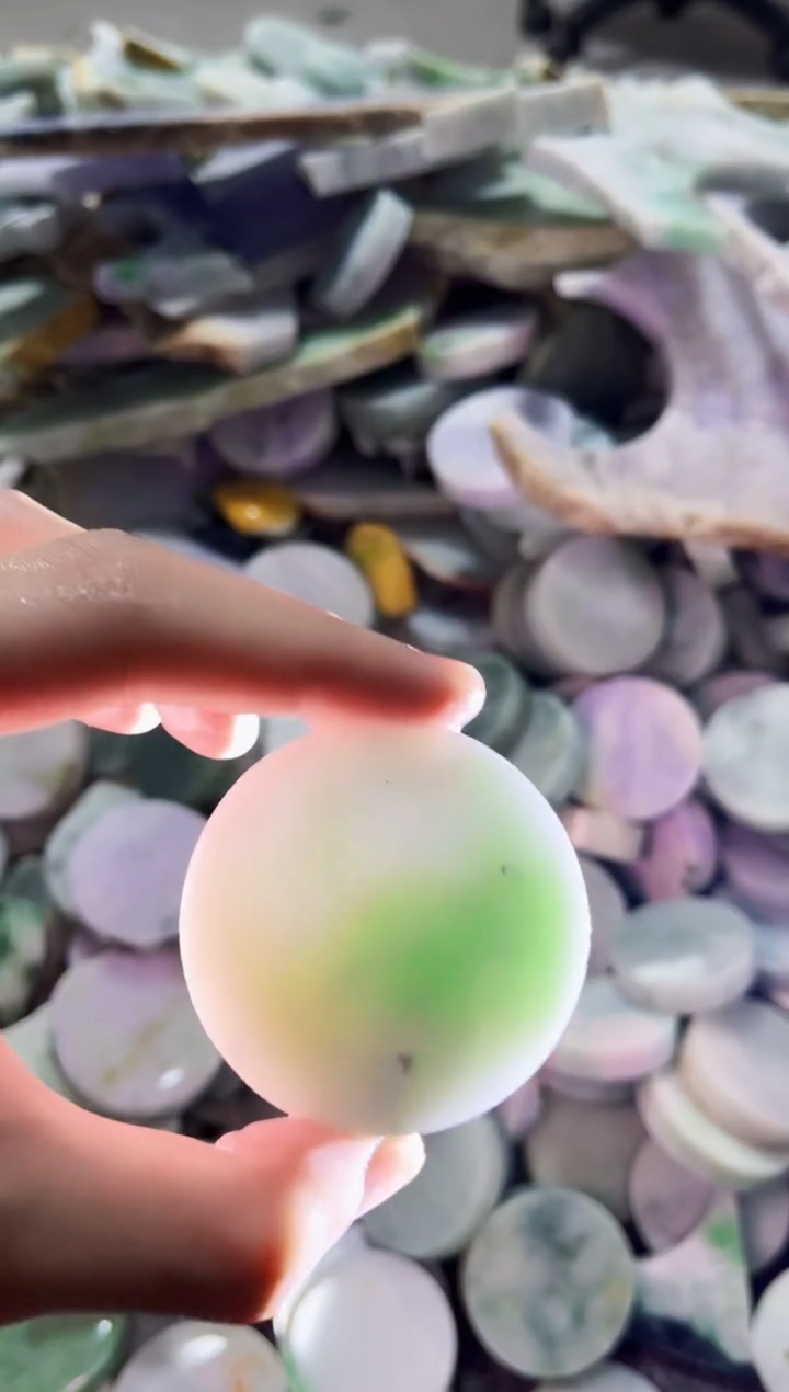 【闪购商品】翡翠颈饰未镶嵌A货吴玉354