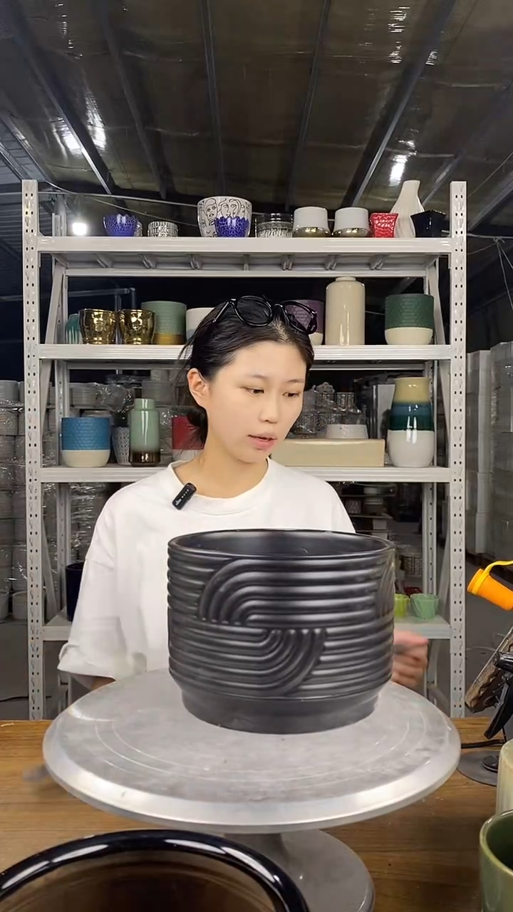 默认打孔陶瓷花盆宽高18-13微瑕