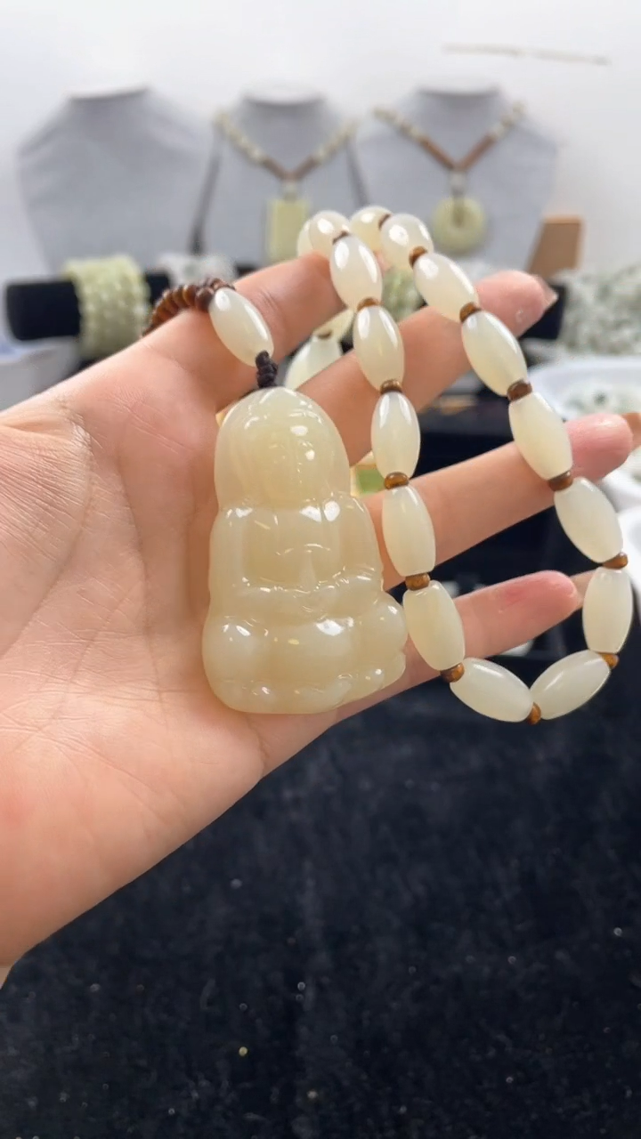 【闪购商品】和田玉吊坠(赠链)未镶嵌天然和田玉观音吊坠