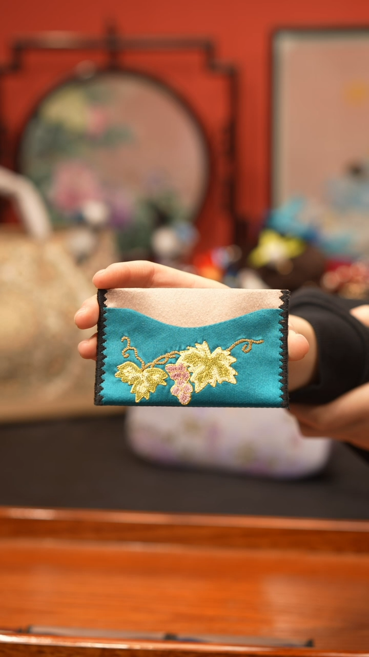 刺绣非遗手工绒花饰品