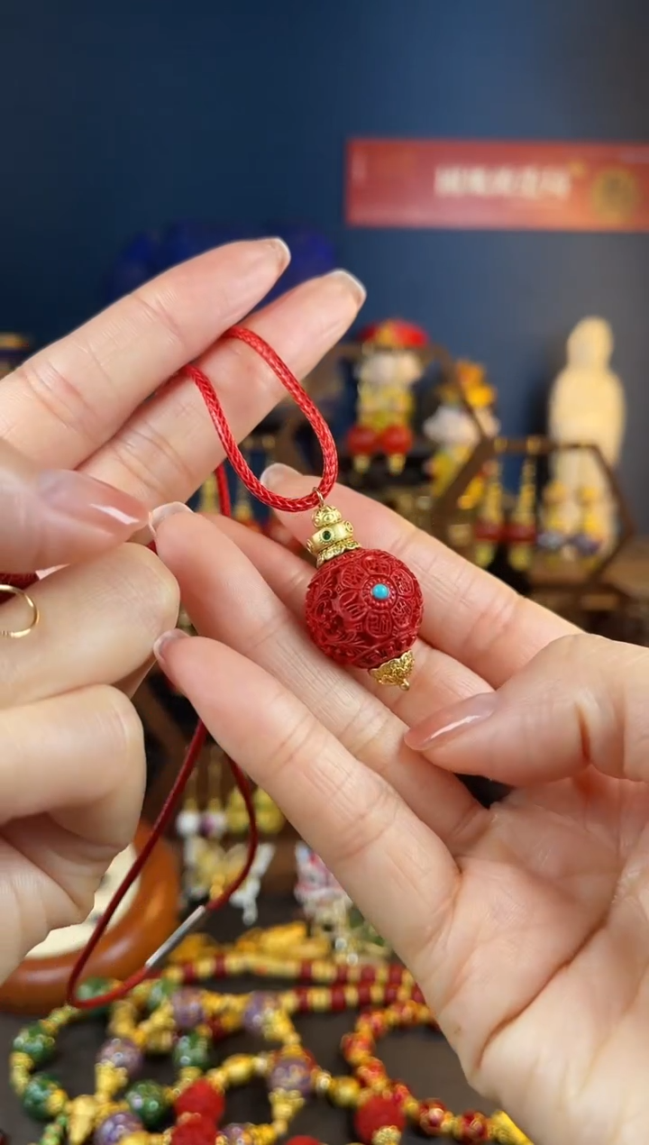 【闪购商品】红红满雕工设计师款吊坠