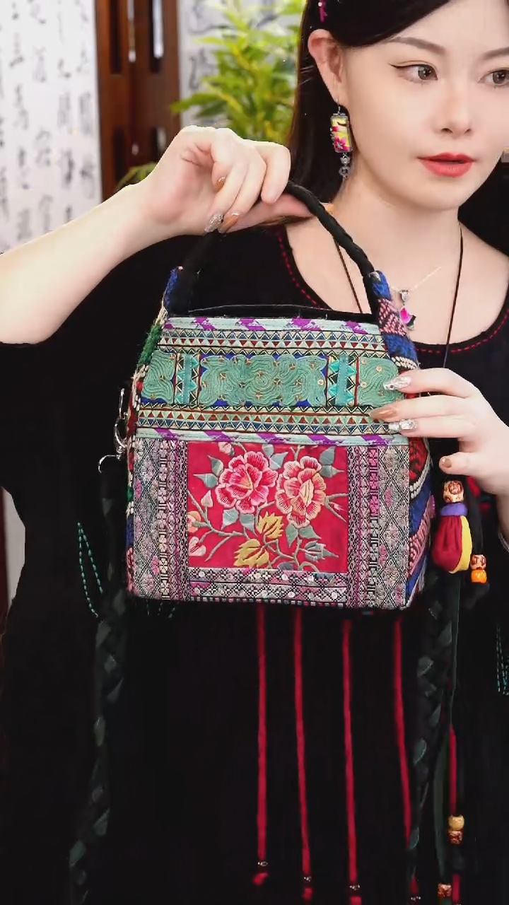 【闪购商品】刺绣黔东南苗族刺绣S9429