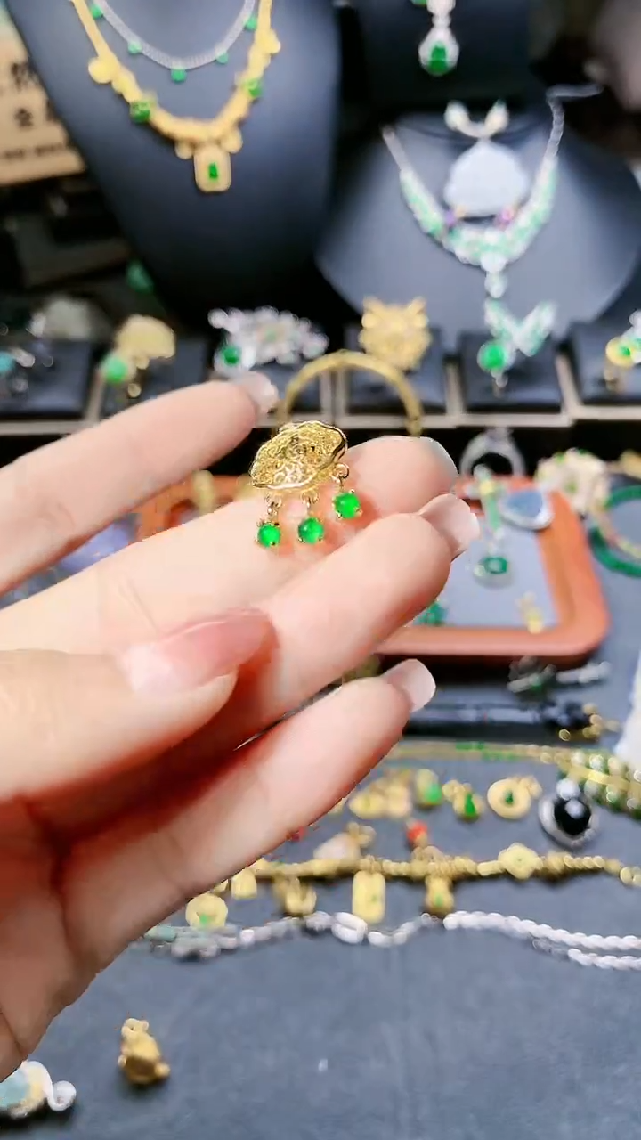 【闪购商品】翡翠吊坠(不含链)银S925镶嵌小提留