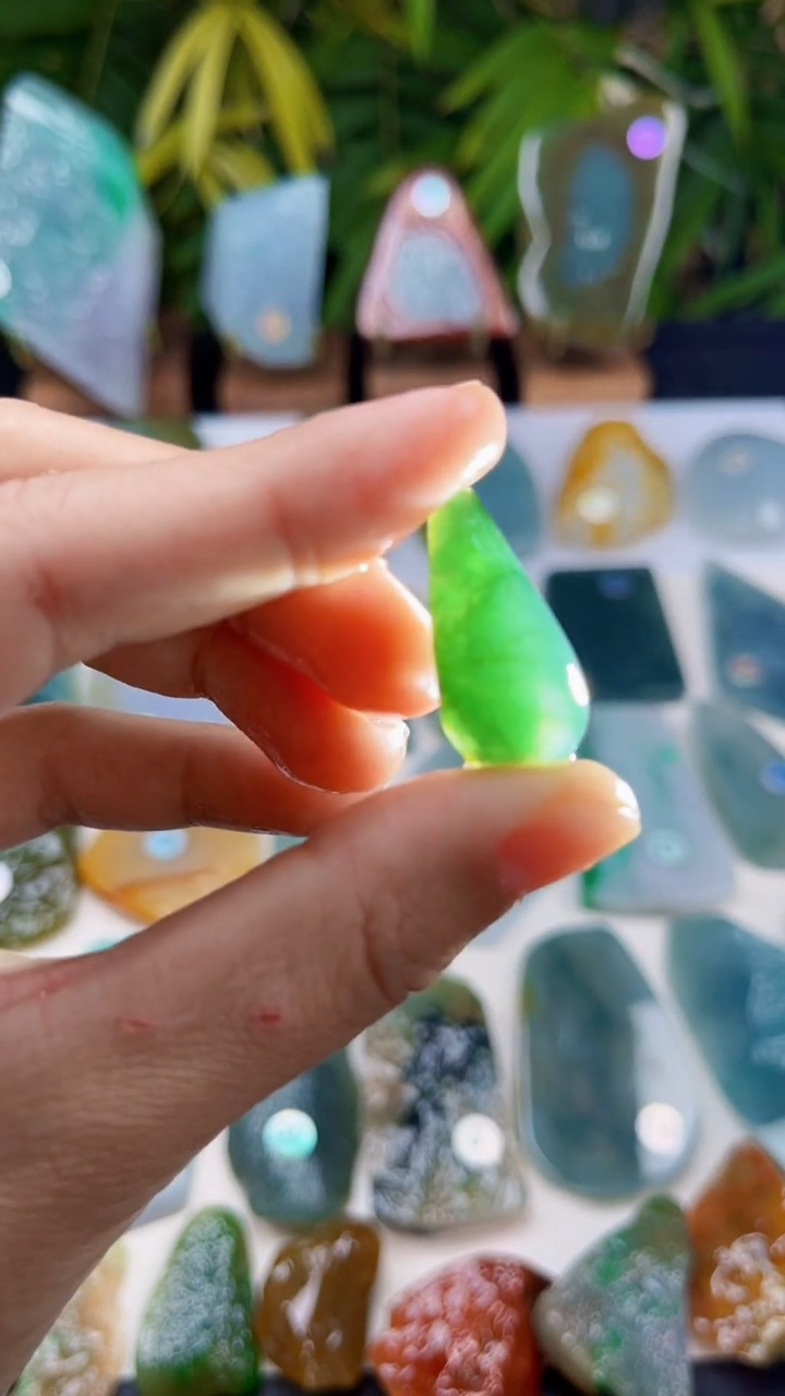 未镶嵌定制翡翠翡翠