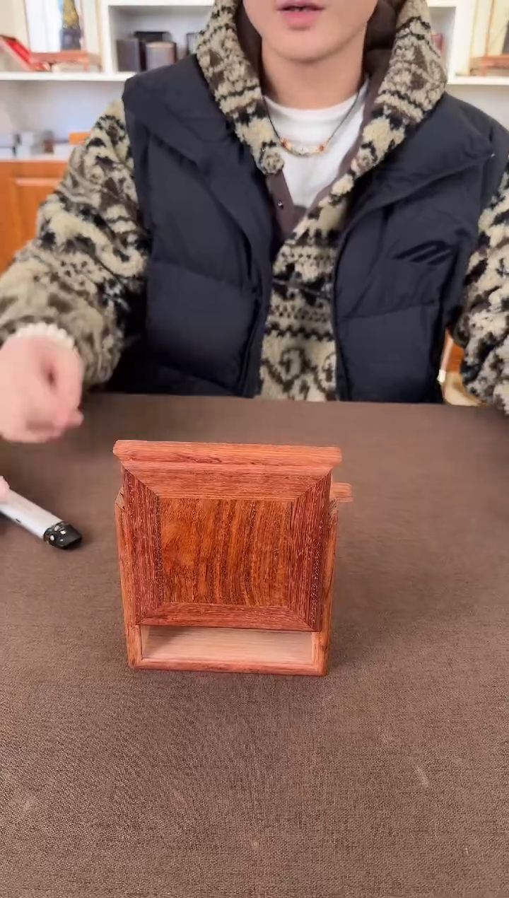 大果紫檀（缅甸花梨）缅花 四方机关盒 13*13*5  默认发货