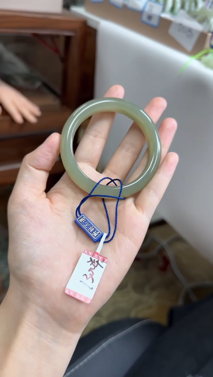 未镶嵌手镯和田玉52