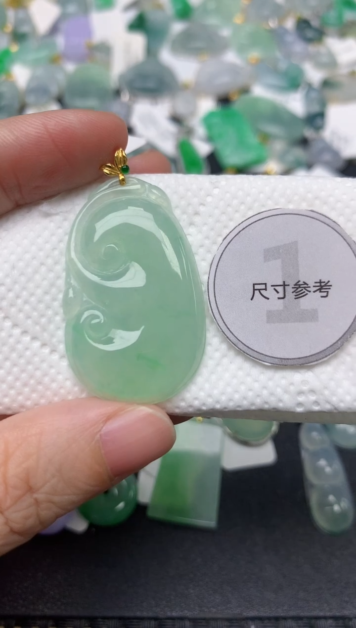颈饰18K金镶嵌翡翠天然缅甸A货翡翠