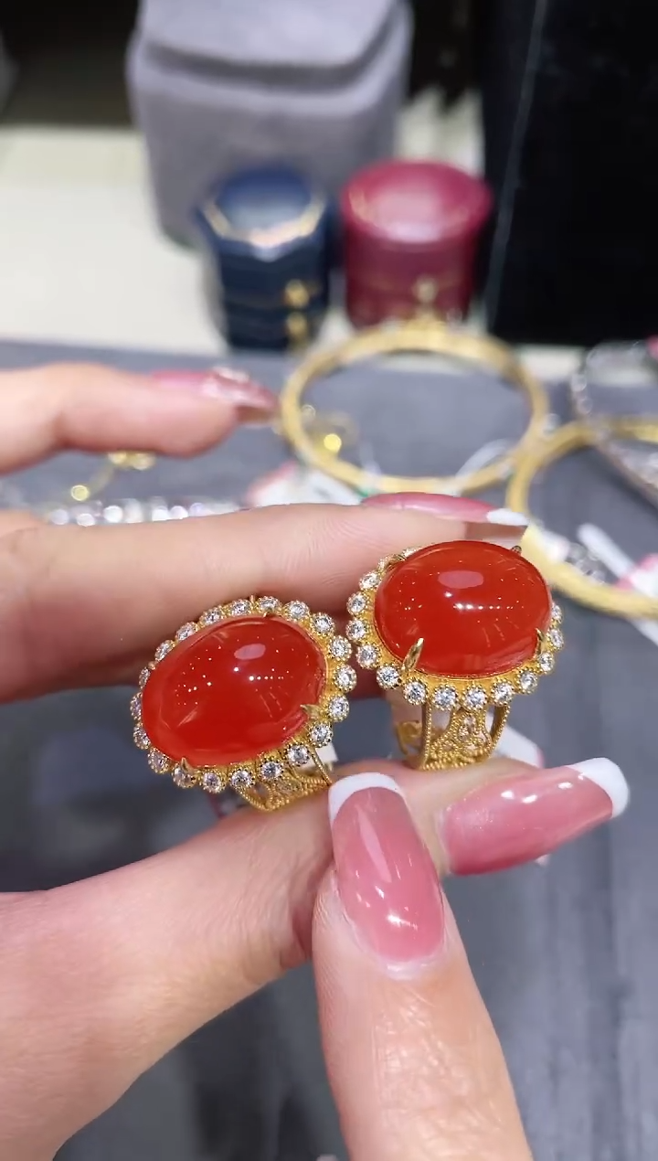 【闪购商品】南红玛瑙戒指18K金镶嵌多样性发其一