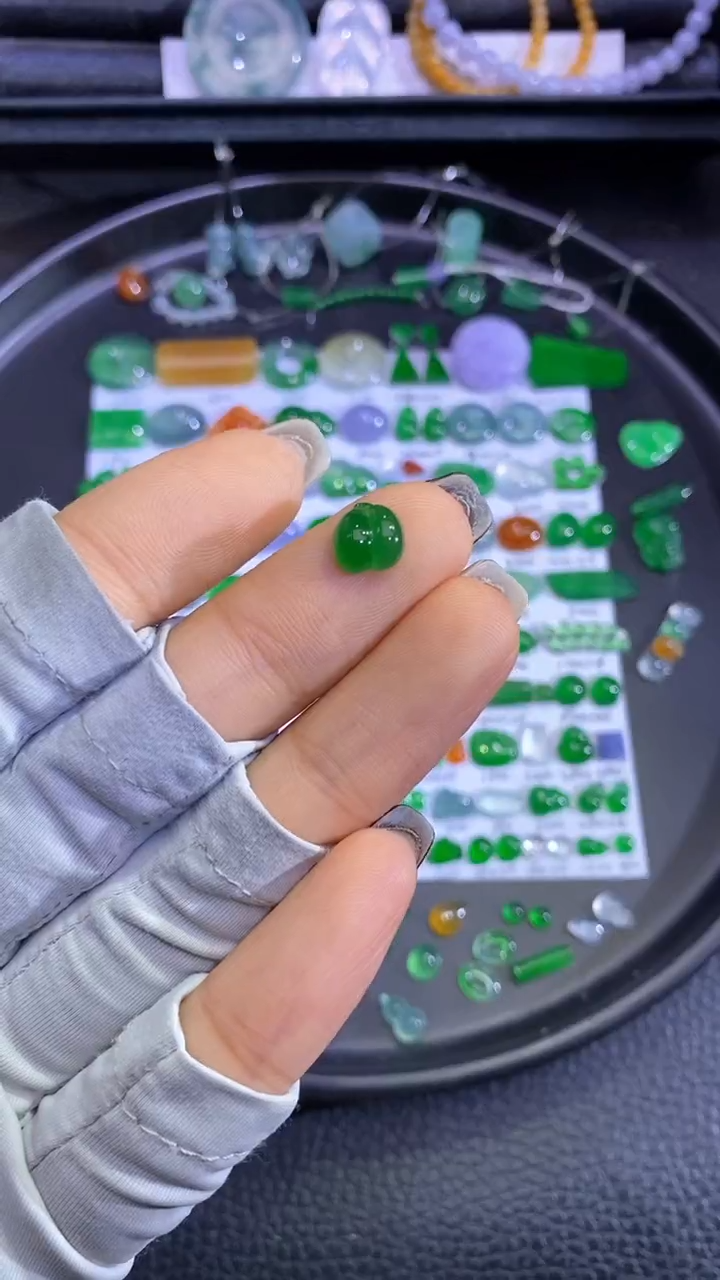 未镶嵌挂件翡翠桃