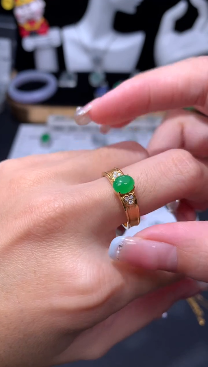 颈饰18K金镶嵌翡翠48小时鉴赏期 退货不扣服务费