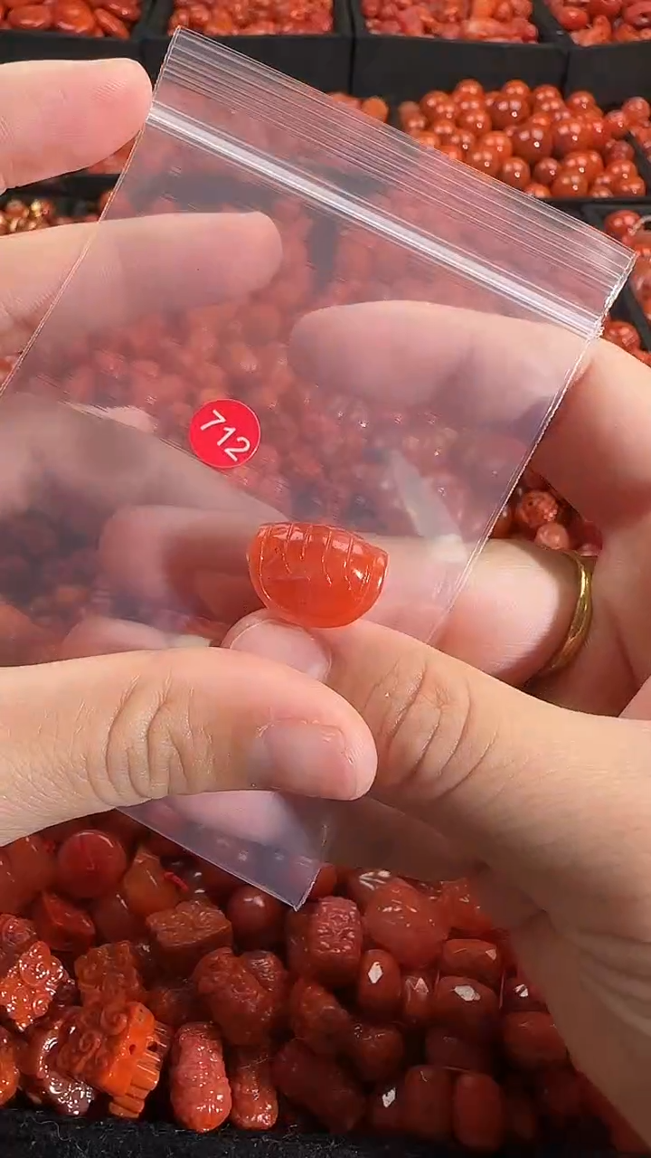 颈饰未镶嵌南红玛瑙11