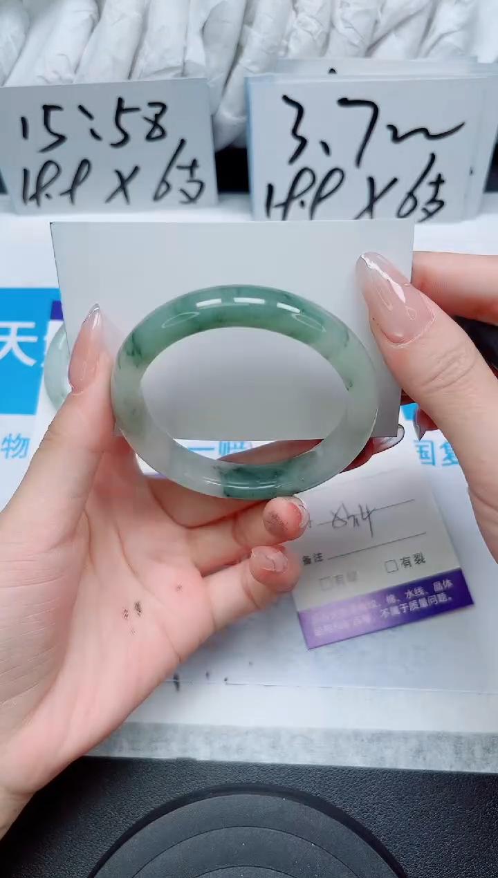 【闪购商品】石英质玉手镯未镶嵌165