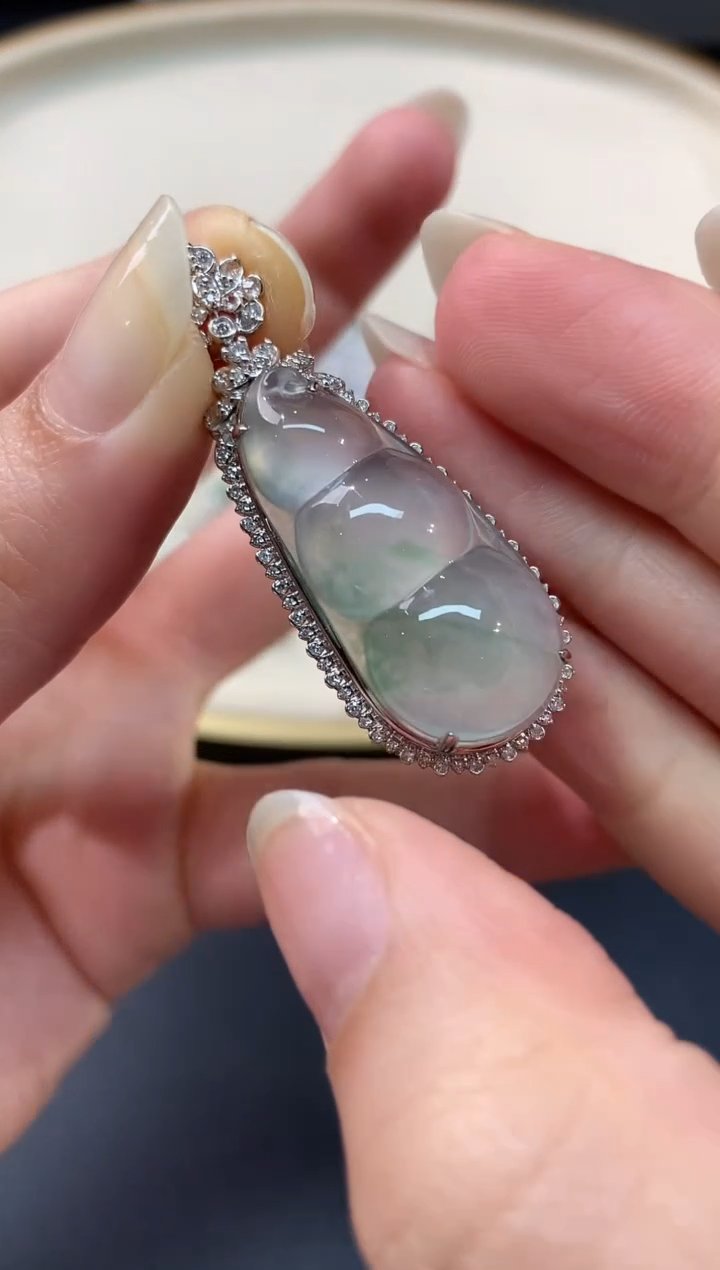 【闪购商品】翡翠吊坠(不含链)18K金镶嵌A73|18800