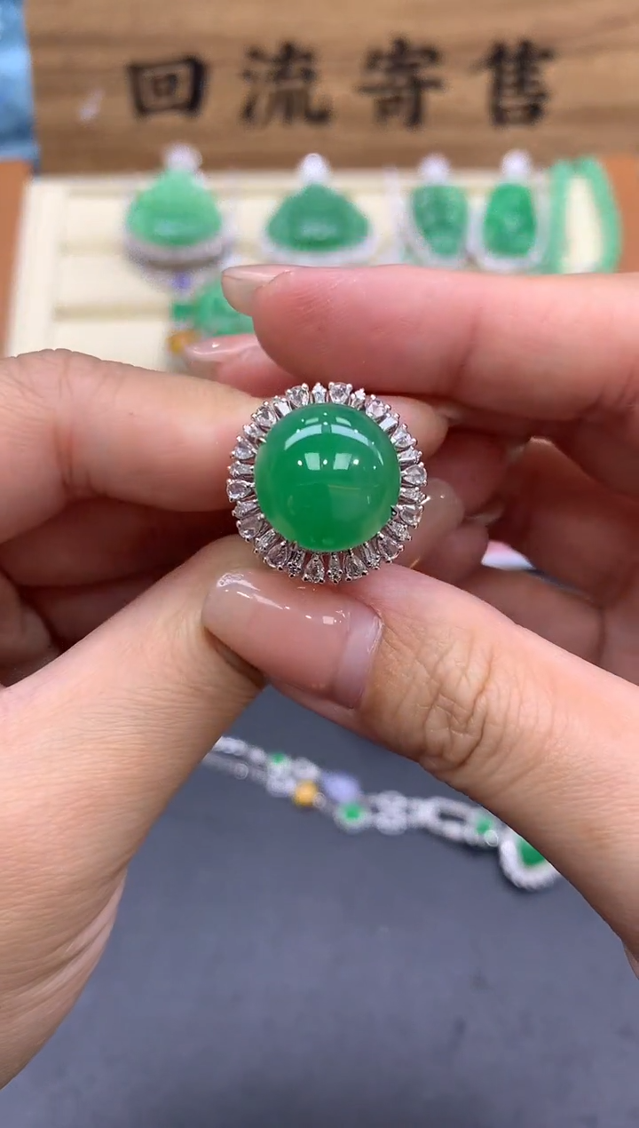【闪购商品】翡翠戒指18K金镶嵌698-中国好珍宝