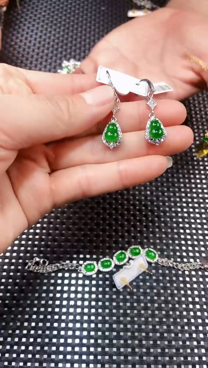 【闪购商品】翡翠耳饰未镶嵌111111111