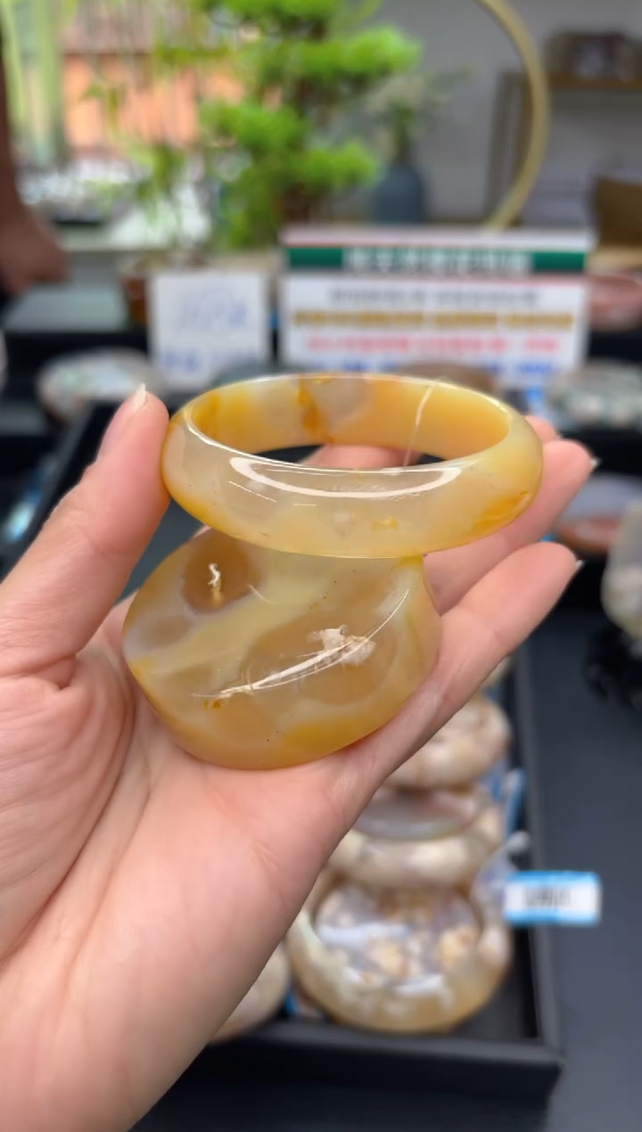 【闪购商品】石英质玉手镯未镶嵌C246(53圈赠送镯心)