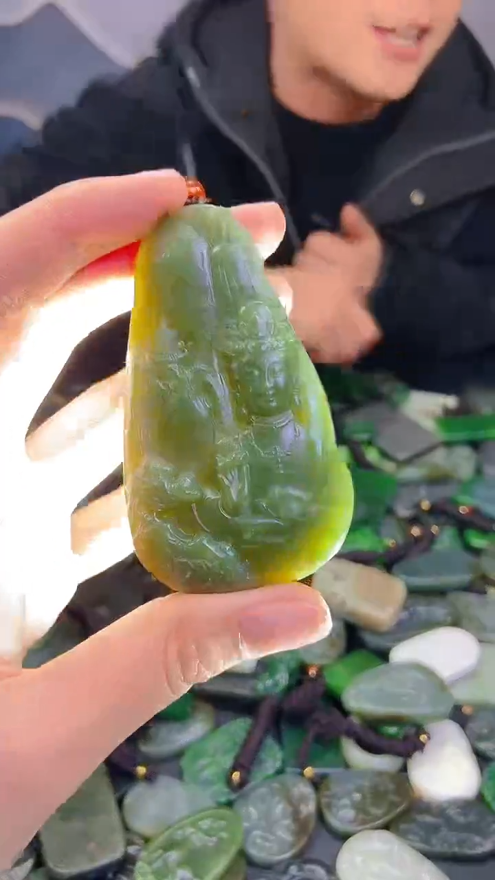 颈饰未镶嵌和田玉1