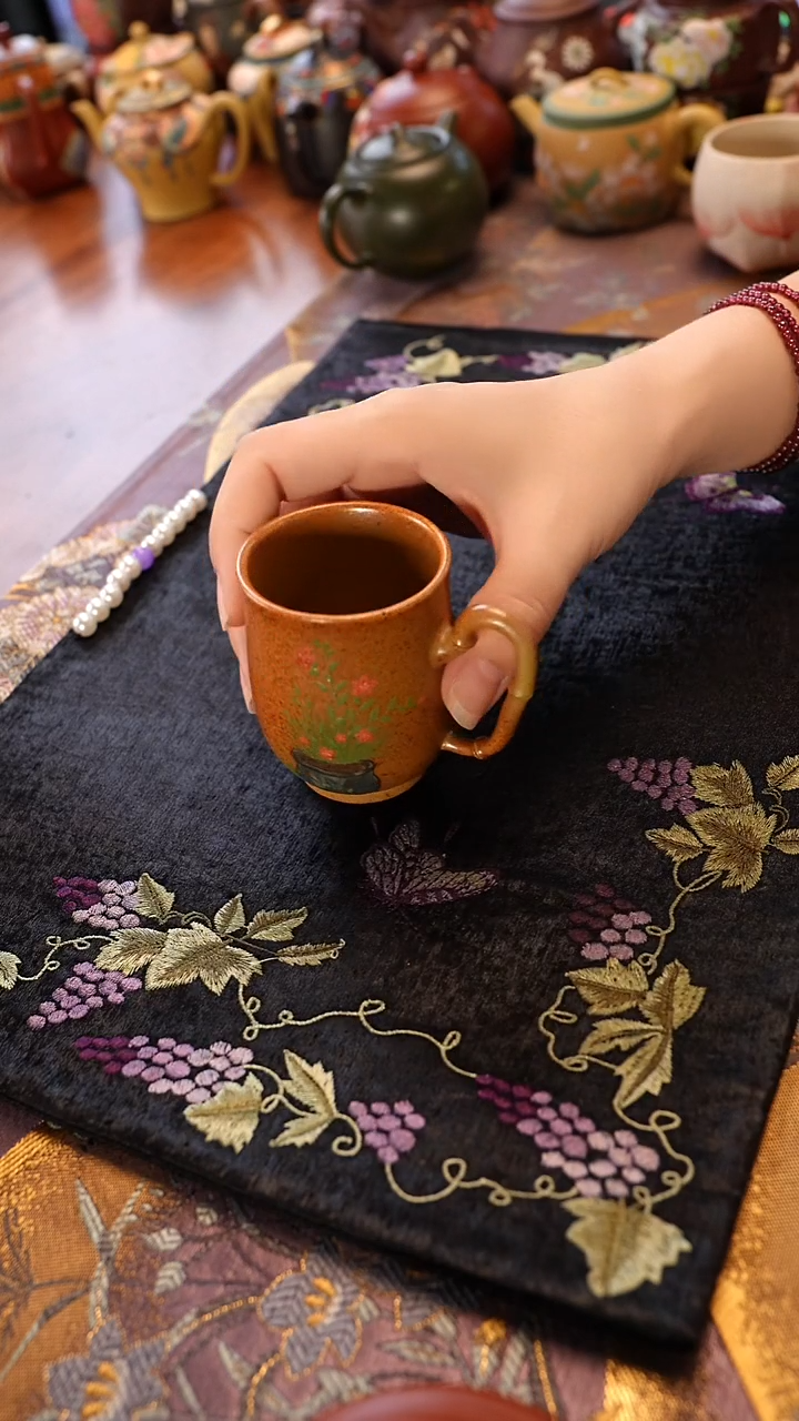 紫砂茶宠柴烧兰花杯