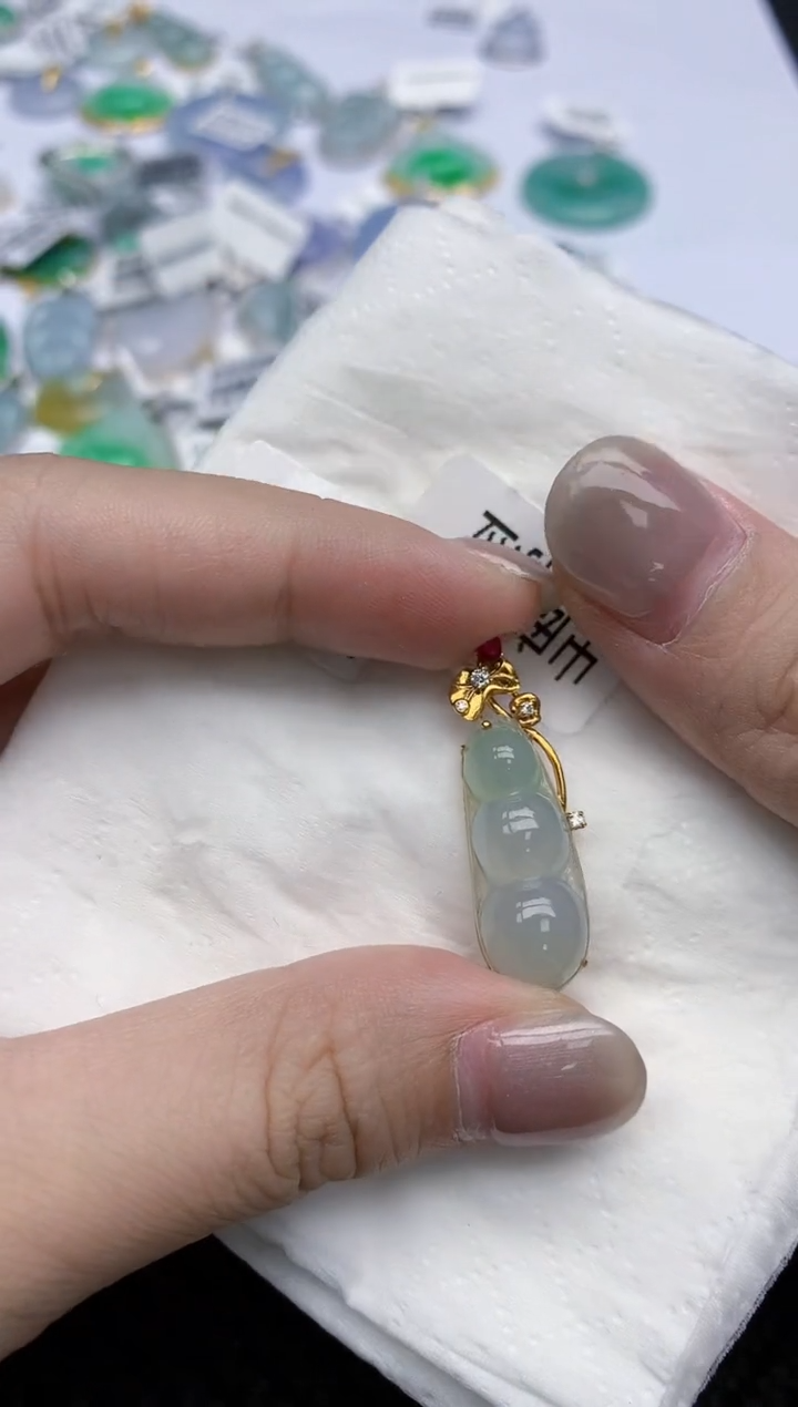 【闪购商品】翡翠颈饰18K金镶嵌天然翡翠A货