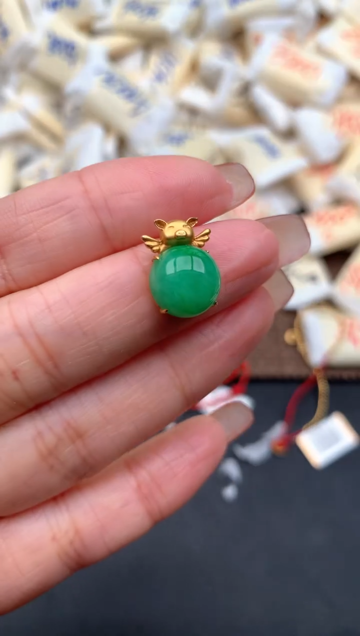 18K金镶嵌挂件翡翠—