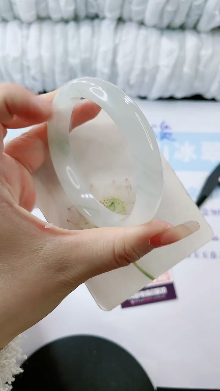 【闪购商品】石英质玉手镯未镶嵌多样性发货S18-62