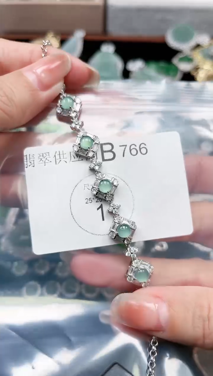 【闪购商品】翡翠颈饰未镶嵌766赠皮绳