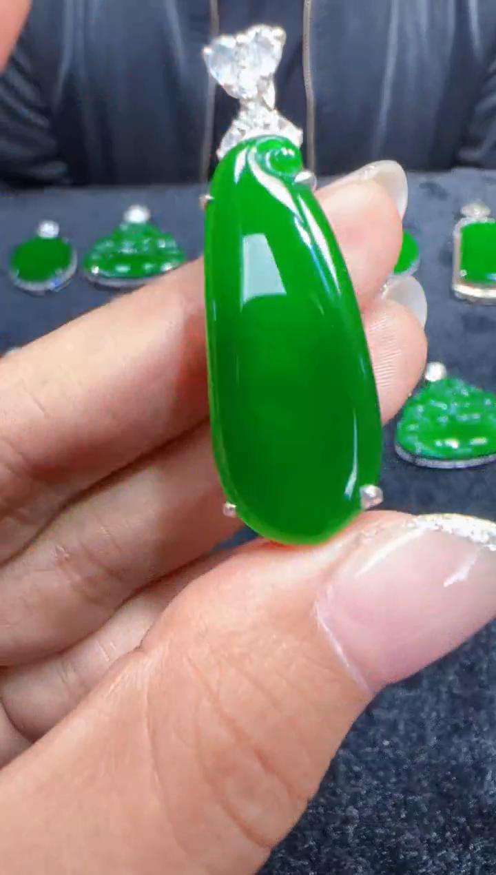 未镶嵌定制翡翠翡翠吊坠221