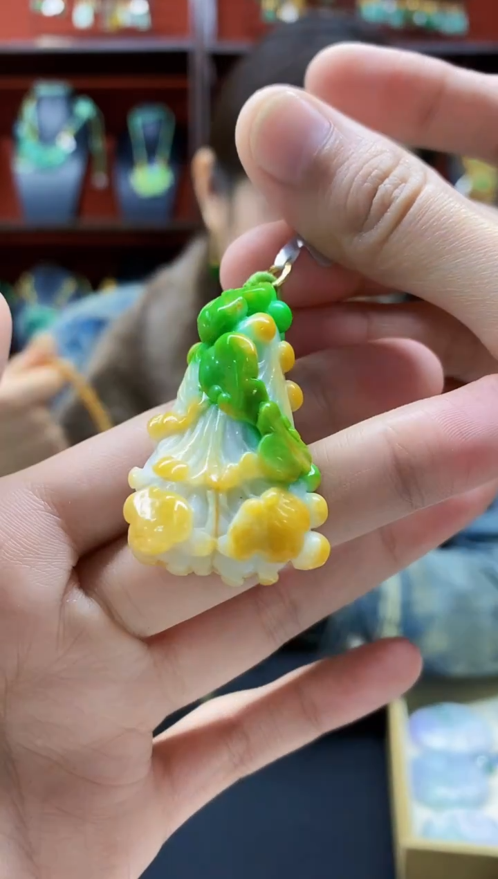 颈饰未镶嵌翡翠吊坠