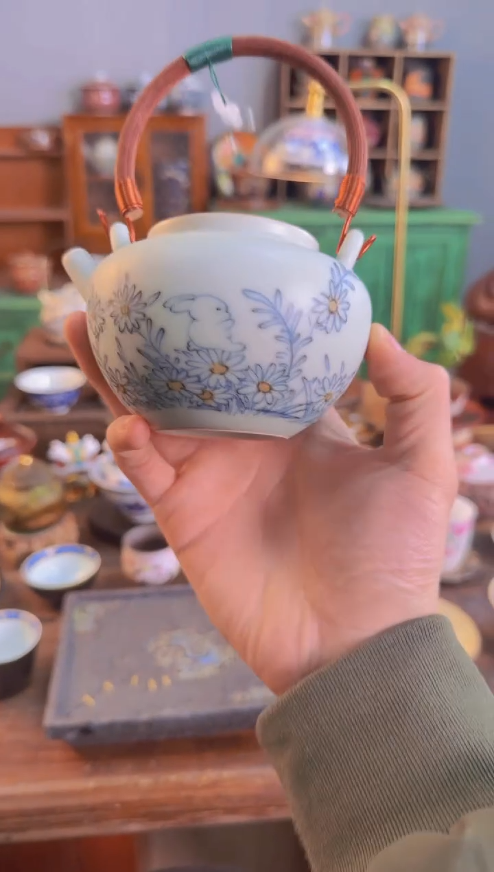 【闪购商品】雅青鸡血藤蝴蝶挂坠提梁壶