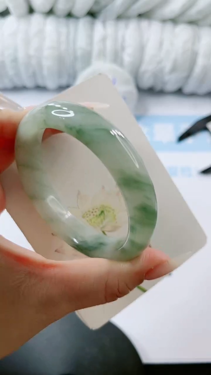 【闪购商品】石英质玉手镯未镶嵌多样性发货L533