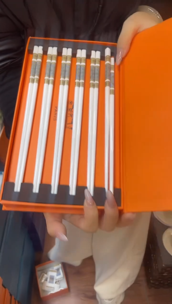 杯鸿辉家品牌瓷器，京东包邮！